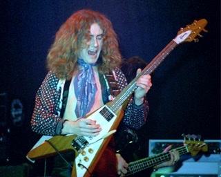 EARTH-BAND-GITARRIST DAVE FLETT IST 70 JAHRE ALT GEWORDEN