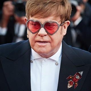 ELTON JOHN: NACH OZZY JETZT SOGAR METALLICA?