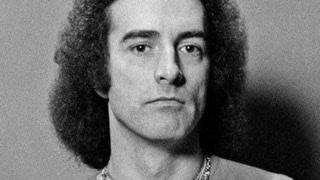 ZWISCHEN HEAVY ROCK UND HIPPIE CHOR: JOHN LAWTON MIT 74 JAHREN VERSTORBEN