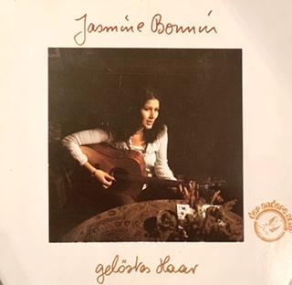 JASMINE BONNIN: MIT TRAUM-DEBÜT 1974 AUF DEM SPRUNG