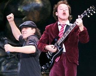 VOR 30 JAHREN STARBEN DREI FANS BEIM AC/DC-KONZERT