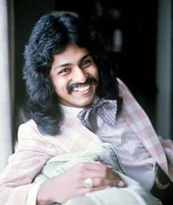 FUNKADELIC, LOU REED, ALICE COOPER: KANADISCHER BASSIST PRAKASH JOHN WURDE 75