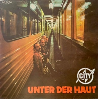 CITY: WIEDER ZU VIERT UND OHNE BASS