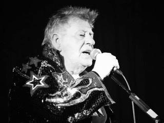 VERSTORBEN: GLITTERBAND-GRÜNDER JOHN ROSSALL HAT KAMPF GEGEN KREBS VERLOREN