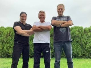 NACH 47 SCHLAGERJAHREN DAS ROCKER-HERZ BEFREIT