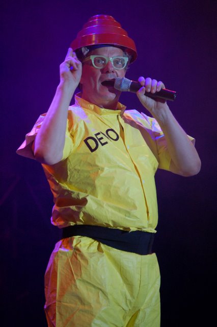 DEVO-MITBEGRÜNDER MARK MOTHERSBAUGH WURDE 75