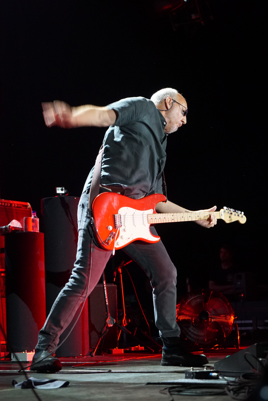 THE-WHO-GITARRIST PETE TOWNSHEND WIRD 80